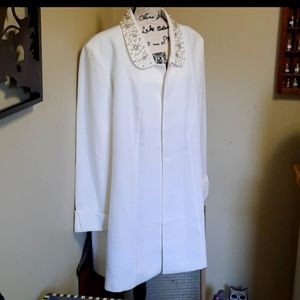 TAHARI Pearl Embellished Cape Coat Brilliant White NEW NWT Size 24W Cele…